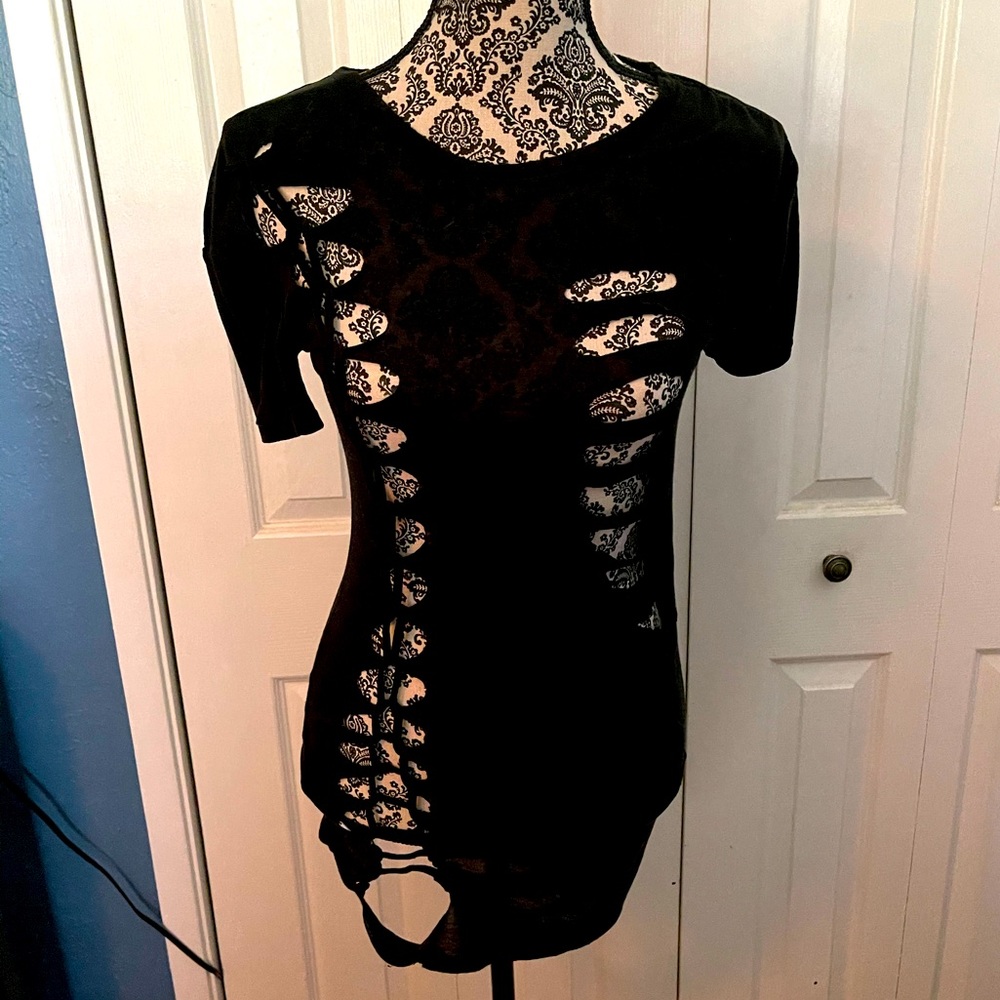 🎉SALE🎉BCBG Distressed Top